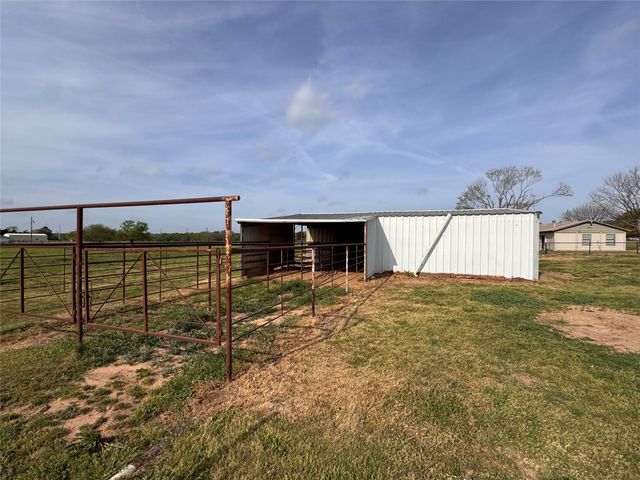 207 County Road 3214, Bridgeport, TX 76426