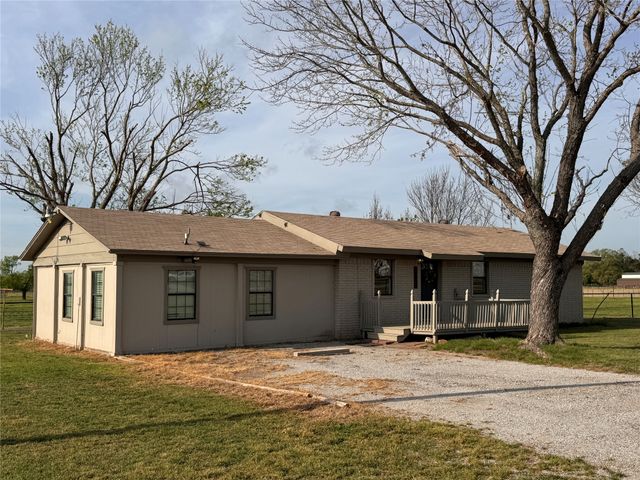 207 County Road 3214, Bridgeport, TX 76426