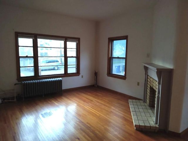 672 Surrey Avenue, Saint Paul, MN 55106