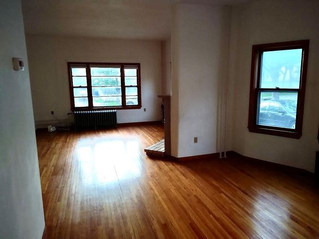 672 Surrey Avenue, Saint Paul, MN 55106