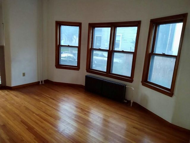 672 Surrey Avenue, Saint Paul, MN 55106