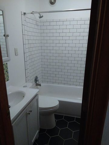 672 Surrey Avenue, Saint Paul, MN 55106