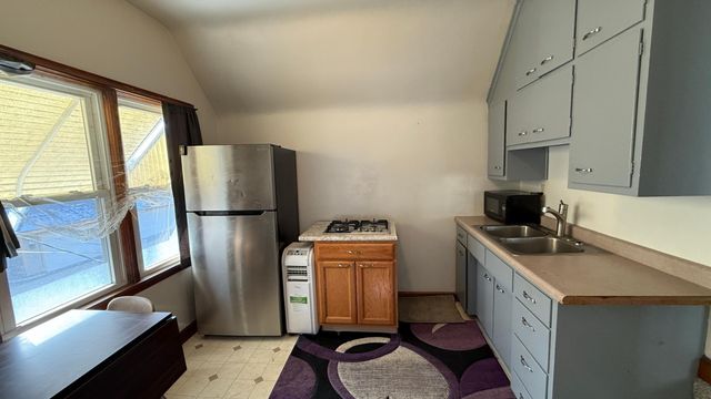 672 Surrey Avenue, Saint Paul, MN 55106