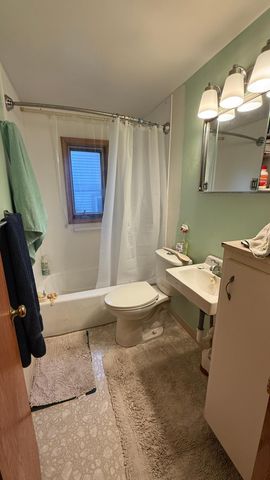 672 Surrey Avenue, Saint Paul, MN 55106