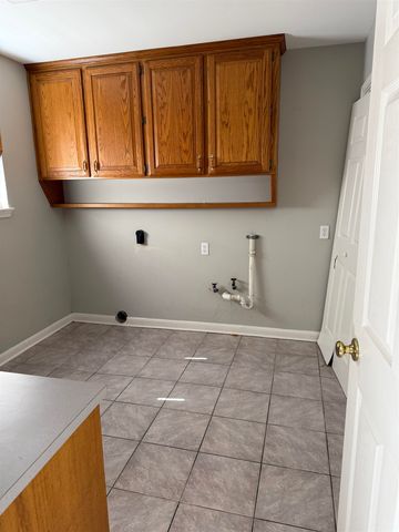 412 St Louis St, Raceland, LA 70394