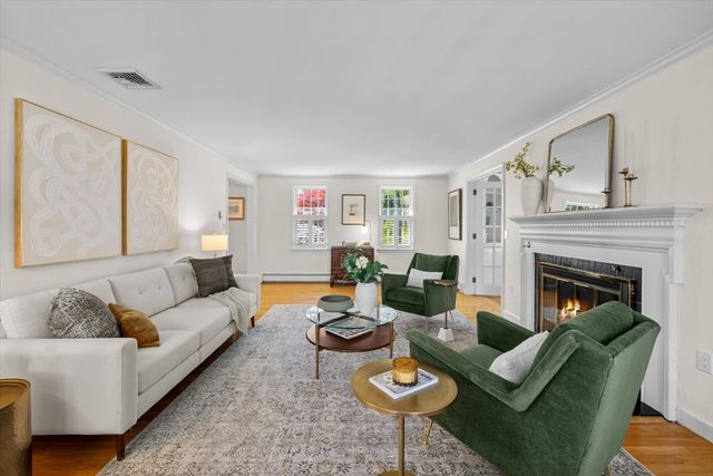 8 Sutton Road, Needham, MA 02492