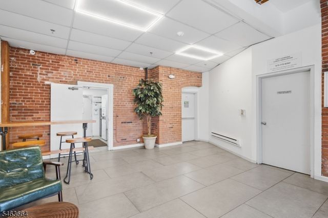 366 Trenton Ave 4G, Paterson City, NJ 07503