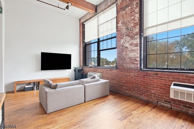 366 Trenton Ave 4G, Paterson City, NJ 07503