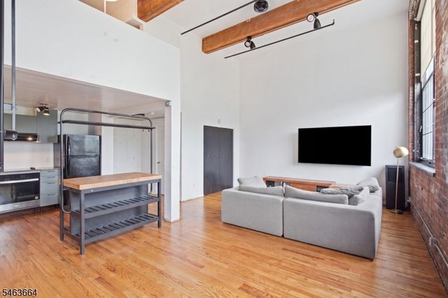 366 Trenton Ave 4G, Paterson City, NJ 07503