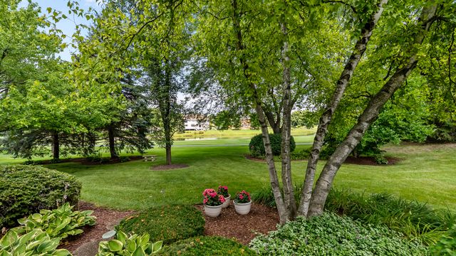 2506 Royal St Georges Court, St. Charles, IL 60174