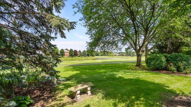 2506 Royal St Georges Court, St. Charles, IL 60174