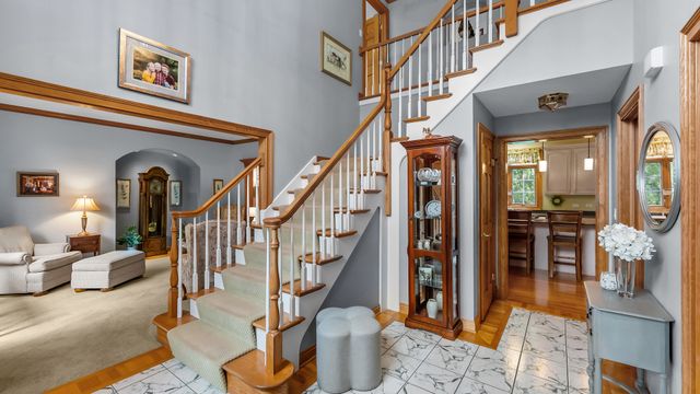 2506 Royal St Georges Court, St. Charles, IL 60174