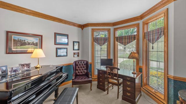 2506 Royal St Georges Court, St. Charles, IL 60174