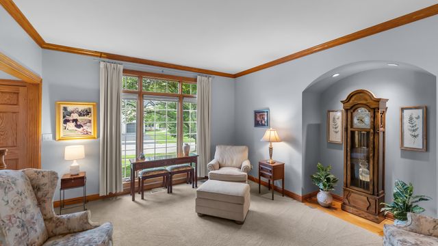 2506 Royal St Georges Court, St. Charles, IL 60174