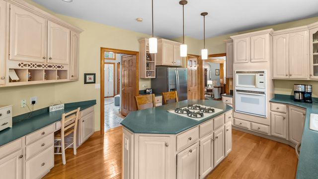 2506 Royal St Georges Court, St. Charles, IL 60174