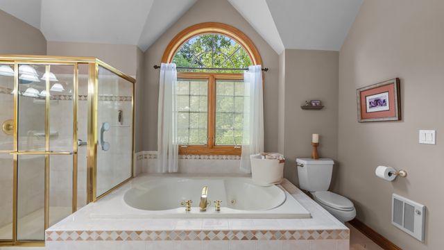 2506 Royal St Georges Court, St. Charles, IL 60174