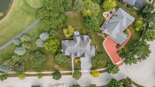 2506 Royal St Georges Court, St. Charles, IL 60174