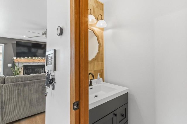 2225 Buckingham Road, Stoughton, WI 53589