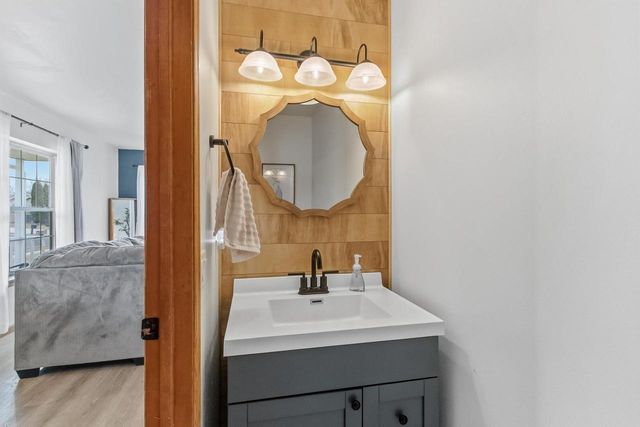 2225 Buckingham Road, Stoughton, WI 53589