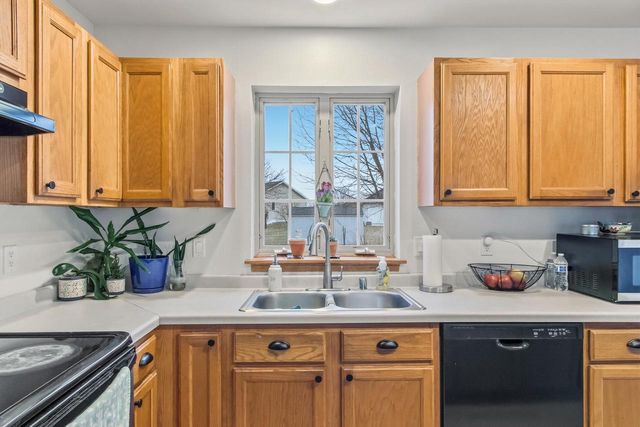 2225 Buckingham Road, Stoughton, WI 53589