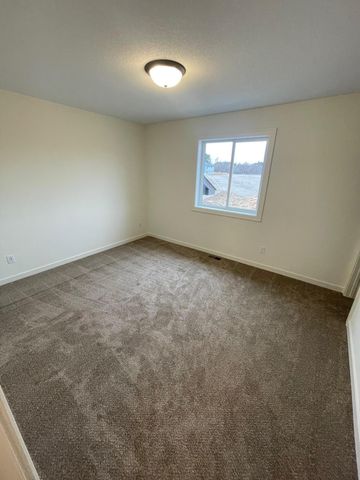 1436 34th Avenue SW, Cambridge, MN 55008