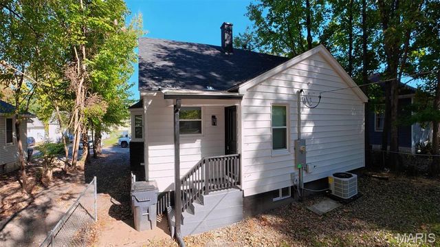 128 S 35th Street, Belleville, IL 62226