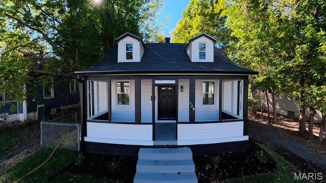 128 S 35th Street, Belleville, IL 62226