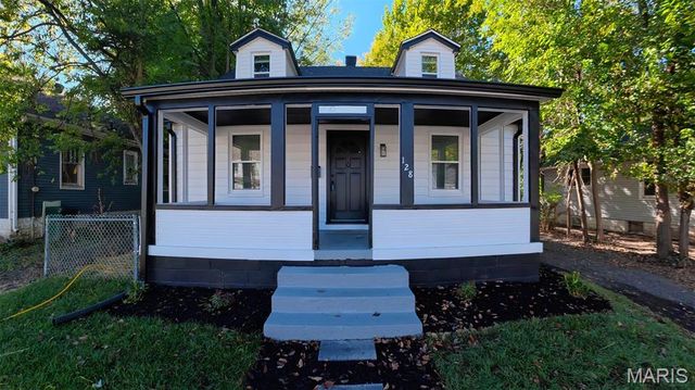 128 S 35th Street, Belleville, IL 62226