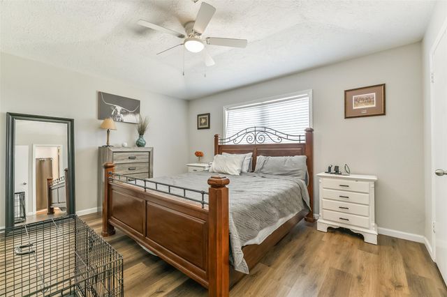 9902 Wren Street, La Porte, TX 77571