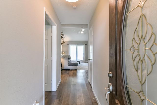 9902 Wren Street, La Porte, TX 77571