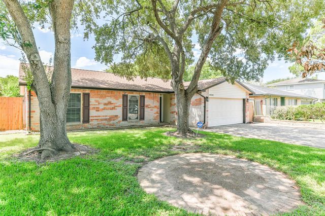 9902 Wren Street, La Porte, TX 77571