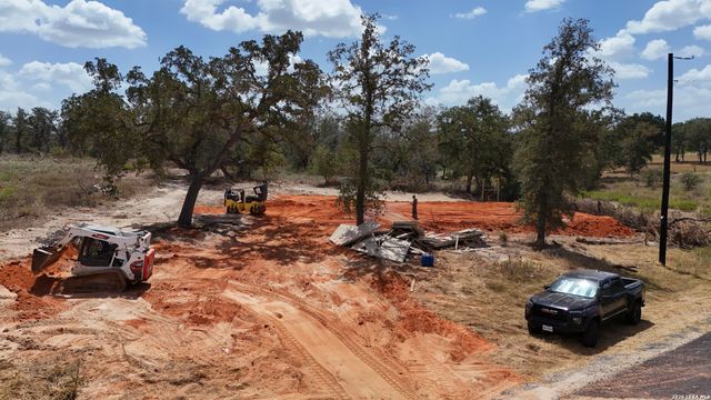 153 TIMBER PL, La Vernia, TX 78121