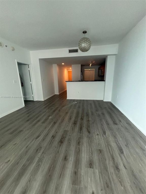 244 Biscayne Blvd 1606, Miami, FL 33132