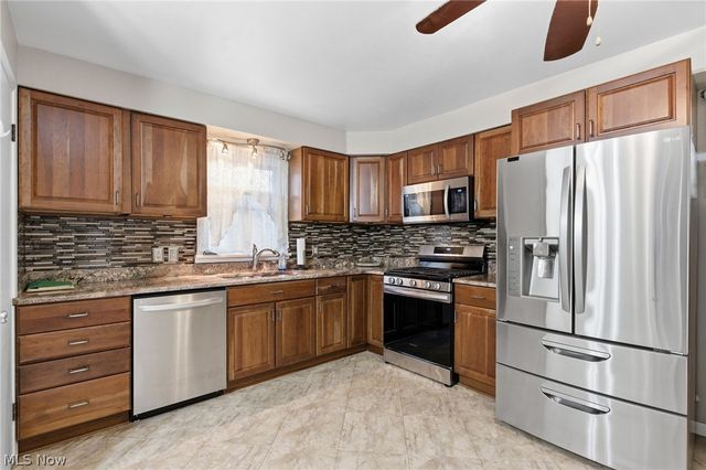 3803 Center Drive, Parma, OH 44134