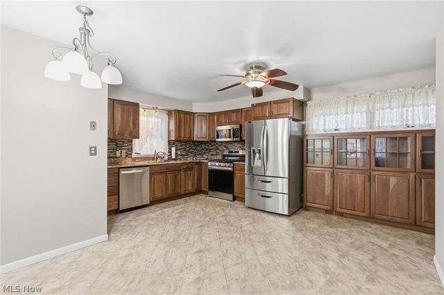 3803 Center Drive, Parma, OH 44134