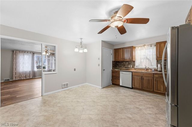 3803 Center Drive, Parma, OH 44134