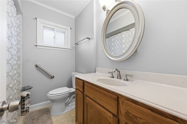 3803 Center Drive, Parma, OH 44134