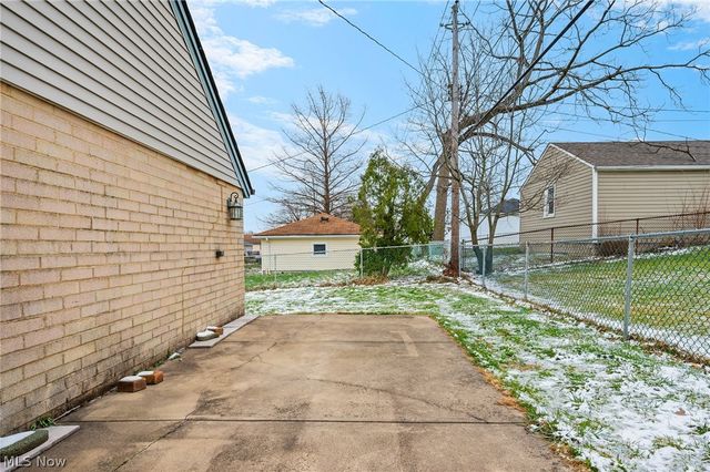 3803 Center Drive, Parma, OH 44134