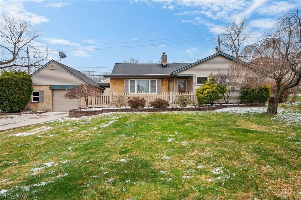 3803 Center Drive, Parma, OH 44134