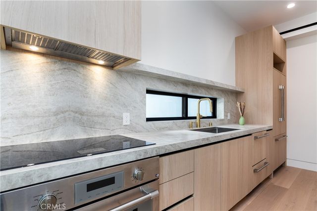 16749 Addison, Encino, CA 91436