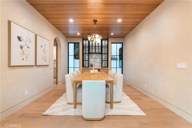 16749 Addison, Encino, CA 91436