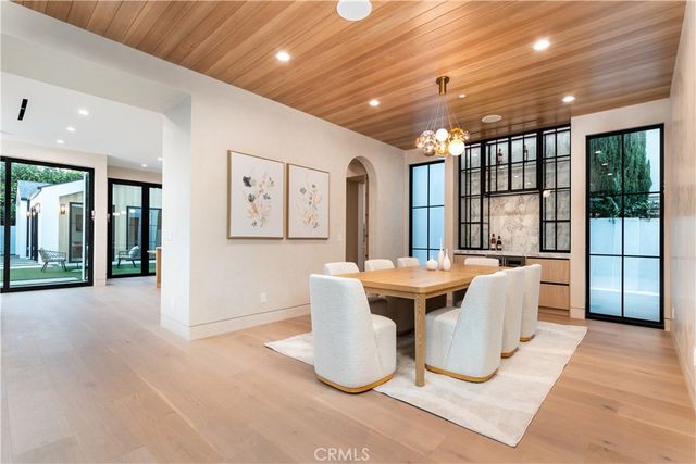 16749 Addison, Encino, CA 91436