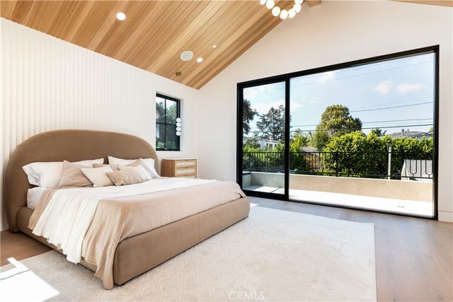 16749 Addison, Encino, CA 91436