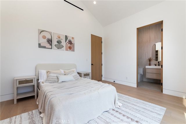 16749 Addison, Encino, CA 91436