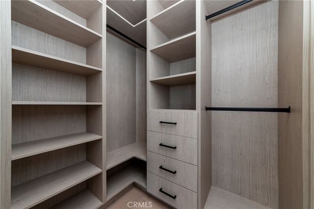 16749 Addison, Encino, CA 91436