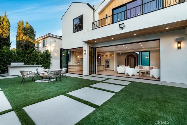 16749 Addison, Encino, CA 91436