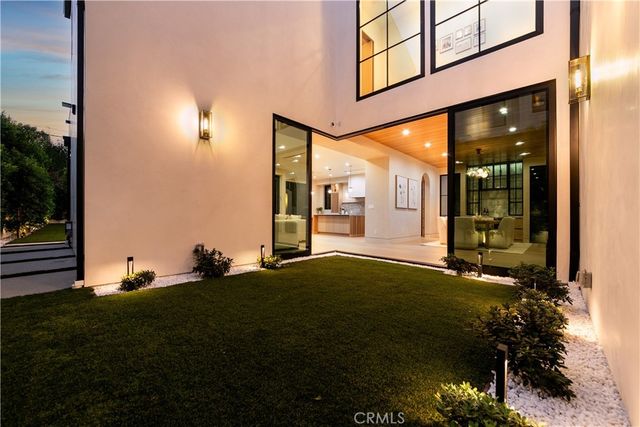 16749 Addison, Encino, CA 91436