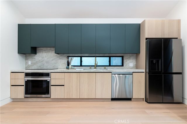 16749 Addison, Encino, CA 91436