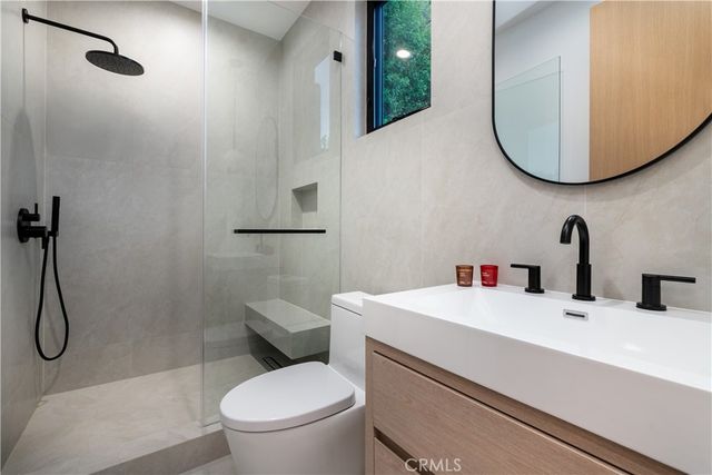 16749 Addison, Encino, CA 91436