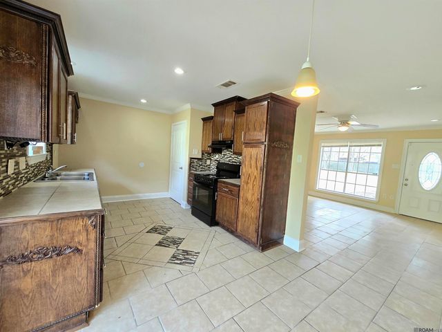 15211 Riverdale Ave, Baton Rouge, LA 70816